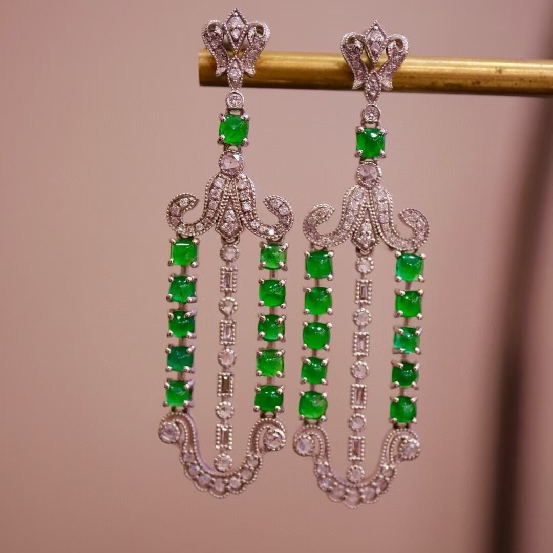 14k Gold 3.83 Ctw Vivid Green Natural Emerald & Diamond Earrings: Ref:230946016 // gold content:14k gold // main gemstone:emerald // shape:suger-loaf // carat weight:3. 0ct // color:vivid green // treatment:natural // // adjacent gemstone 2 : diamond // shape:round