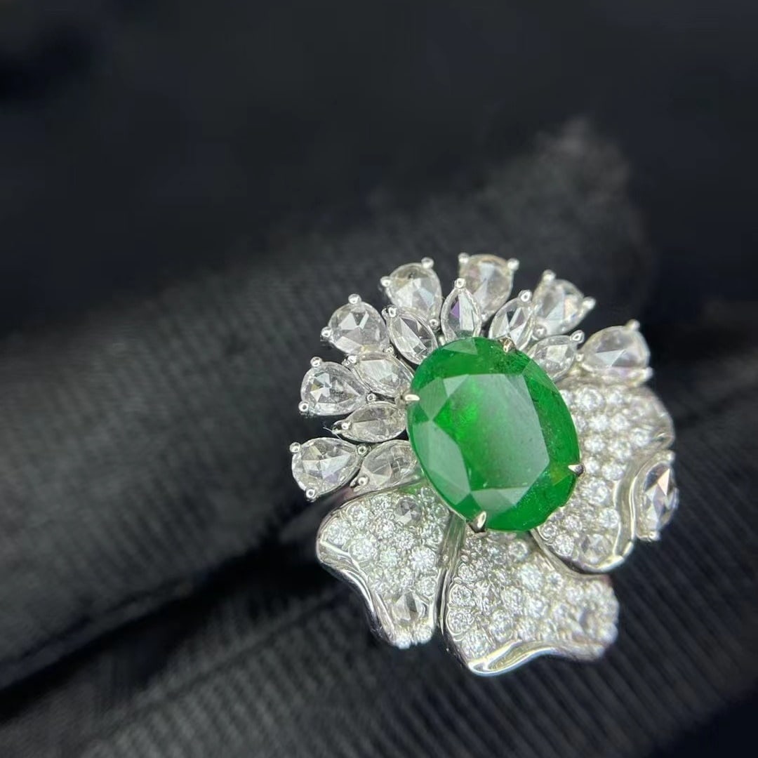 14k Gold 2.15 Ctw Vivid Green Natural Emerald & Diamond Ring - 3