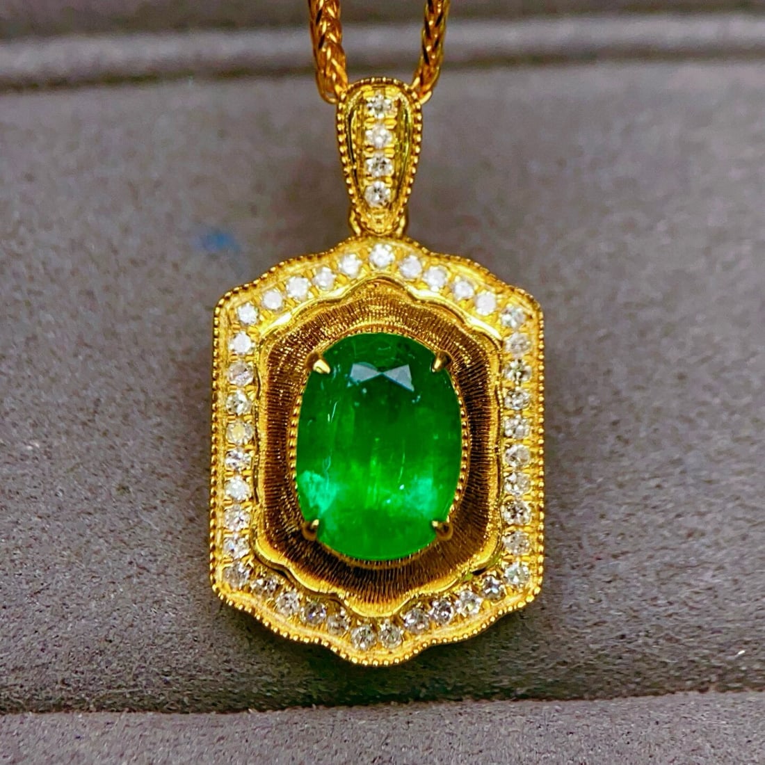 14k Gold 1.76 Ctw Vivid Green Natural Emerald & Diamond Pendant( Without Chain ) (1 of 6)