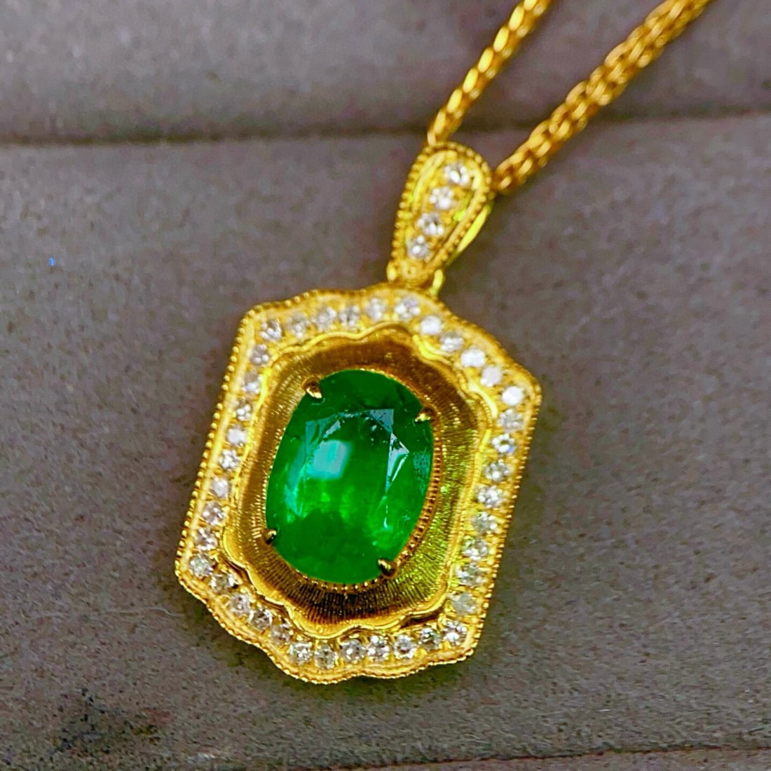 14k Gold 1.76 Ctw Vivid Green Natural Emerald & Diamond Pendant( Without Chain ) - 3