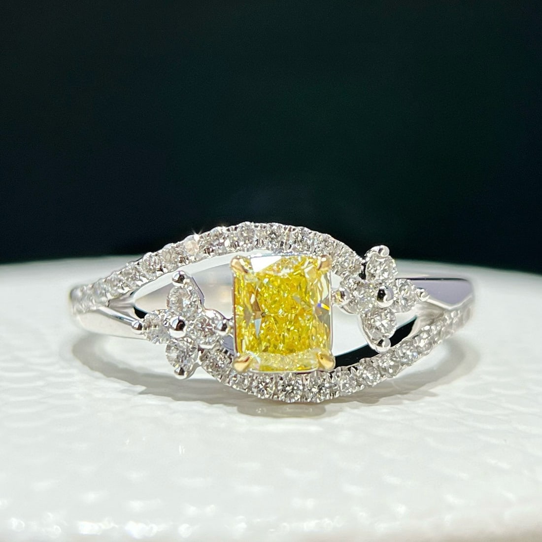 Gia Certified 14k Gold 0.85 Ctw Natural Yellow Diamond & Diamond Ring: Ref:230946038 // gold content:14k gold // ring size:7. 25us // // main gemstone:yellow diamond // certified:gia // shape:cushion // carat weight:0. 57ct // clarity grade:vs2 // color:yellow // treatme