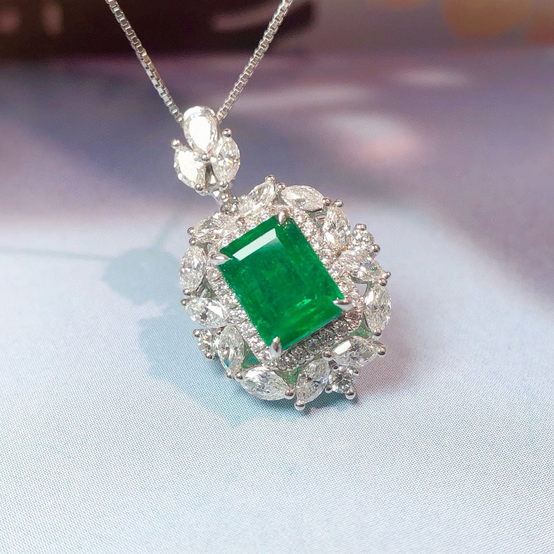 14k Gold 2.83 Ctw Vivid Green Natural Emerald & Diamond Pendant( Without Chain ) - 3