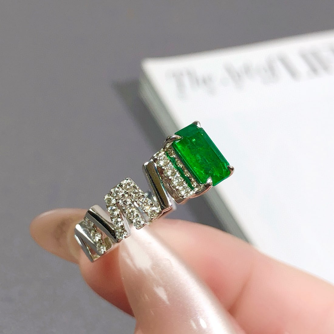14k Gold 1.40 Ctw Vivid Green Natural Emerald & Diamond Ring - 2