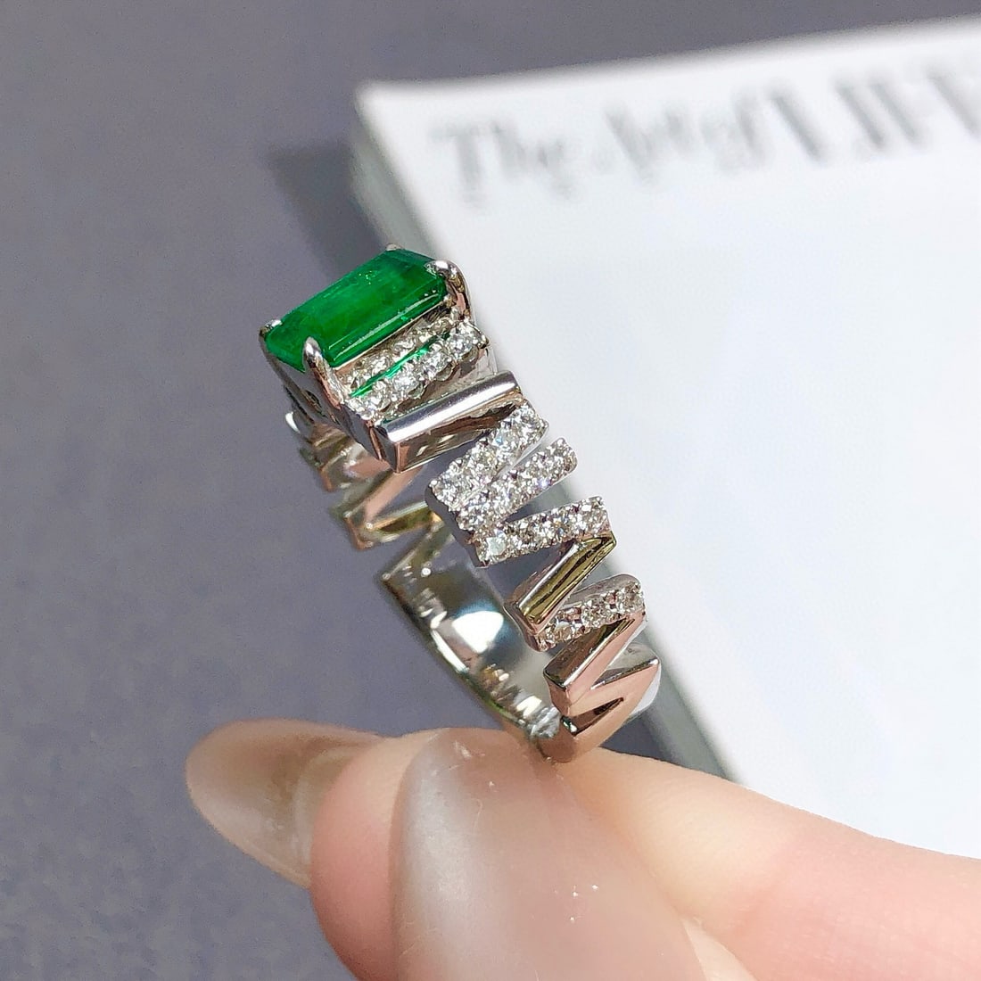 14k Gold 1.40 Ctw Vivid Green Natural Emerald & Diamond Ring - 4