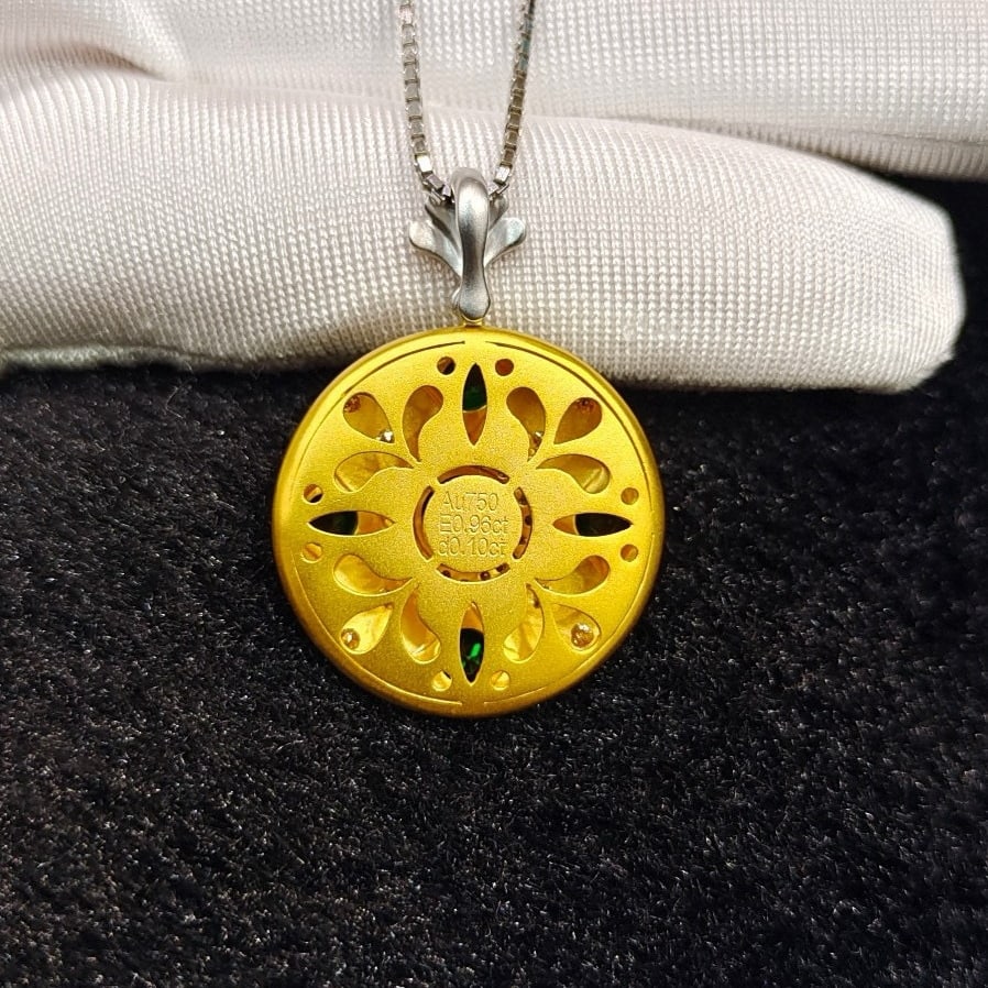 14k Gold 1.06 Ctw Vivid Green Natural Emerald & Diamond Pendant( Without Chain ) - 4