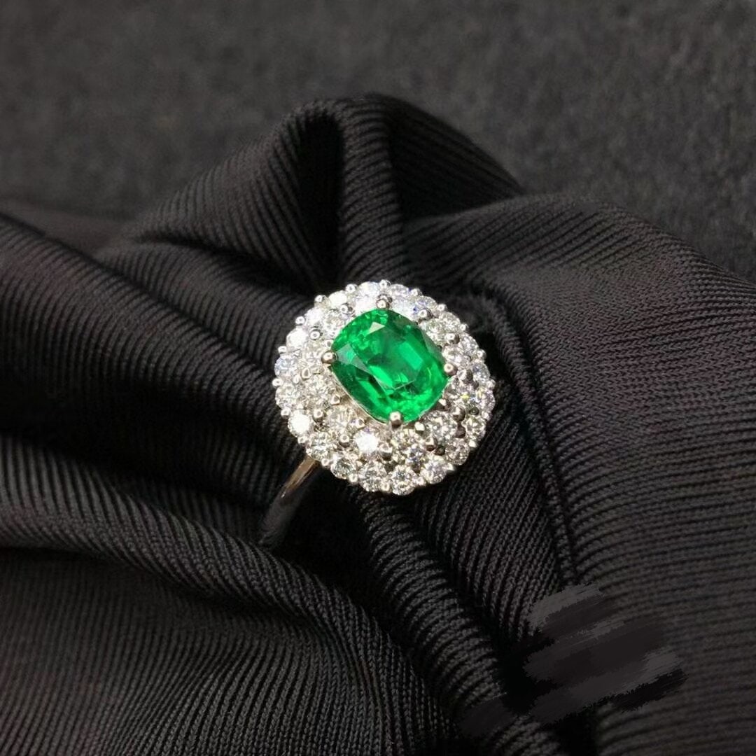 14k Gold 1.97 Ctw Vivid Green Natural Emerald & Diamond Ring - 2