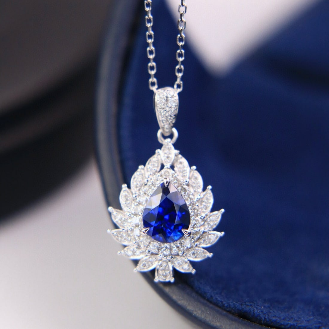 14k Gold 1.30 Ctw Natural Sapphire & Diamond Necklace: Ref:230946091 // gold content:14k gold // main gemstone:sapphire // shape:pear // carat weight:1. 09ct // color:royal blue // treatment:natural // // adjacent gemstone 2 : diamond // shape:round //