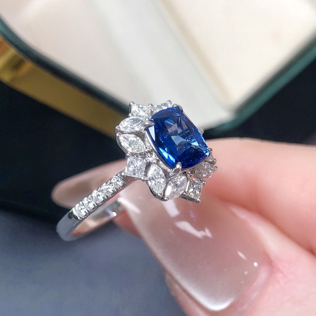 14k Gold 2.04 Ctw Natural Sapphire & Diamond Ring - 3