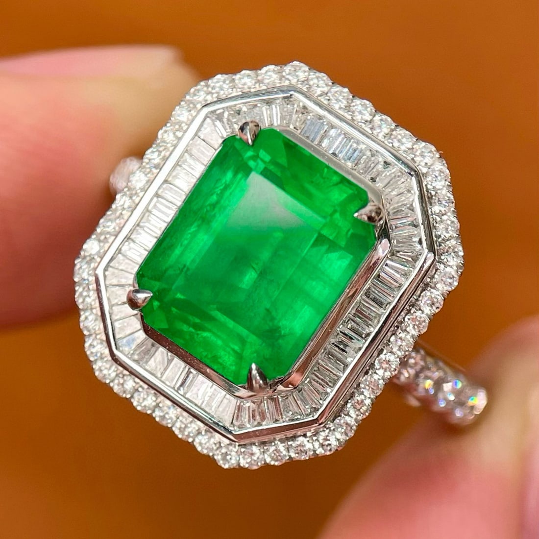 14k Gold 4.57 Ctw Vivid Green Natural Emerald & Diamond Ring (1 of 6)