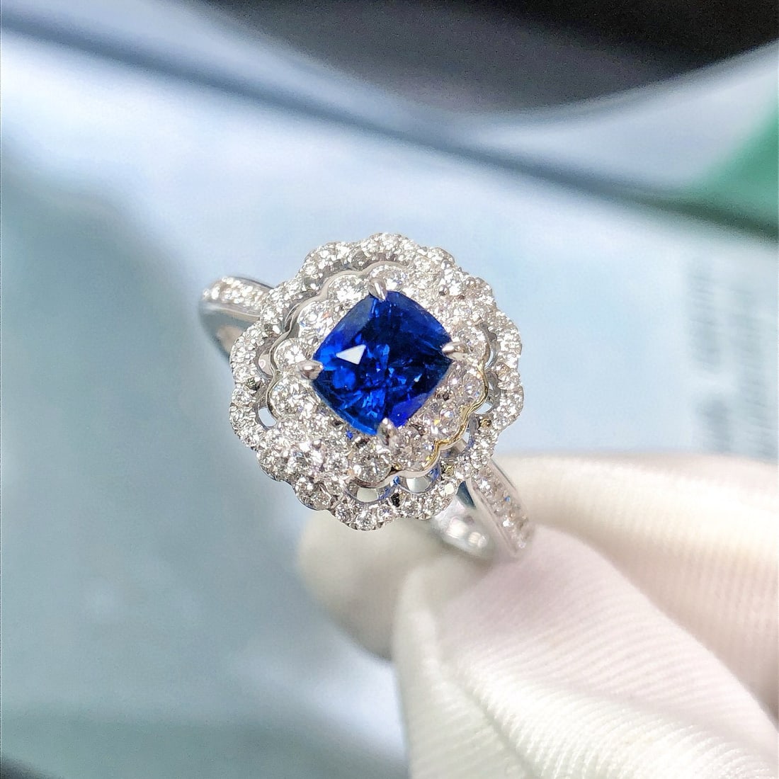 14k Gold 1.47 Ctw Natural Sapphire & Diamond Ring - 6