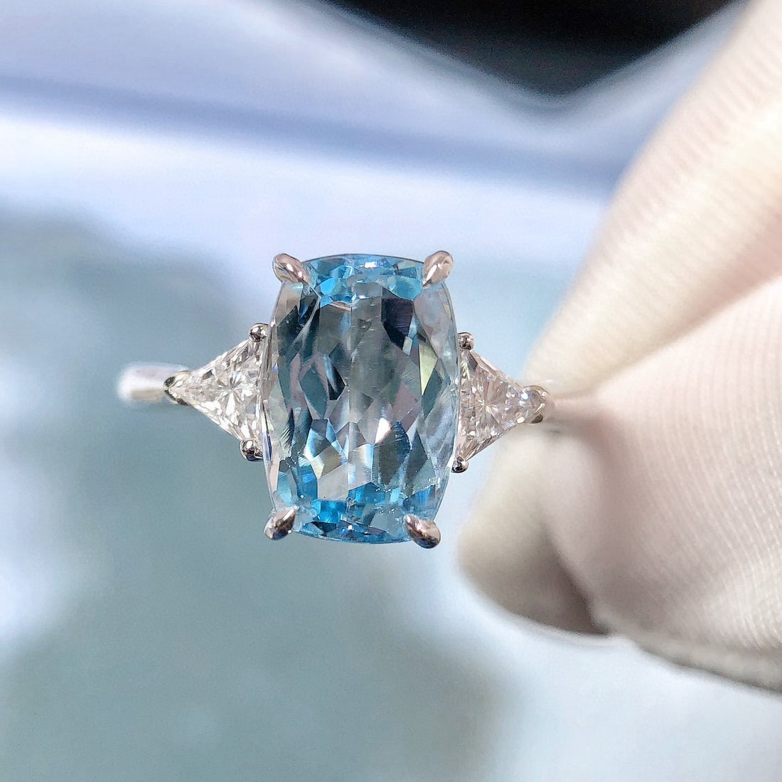 14k Gold 2.41 Ctw Natural Aquamarine & Lab Grown Diamond Ring: Ref:230946147 // gold content:14k gold // ring size:7. 25us // // main gemstone:aquamarine // shape:cushion // carat weight:2. 15ct // color:santa maria color // treatment:natural // // adjacent gemst