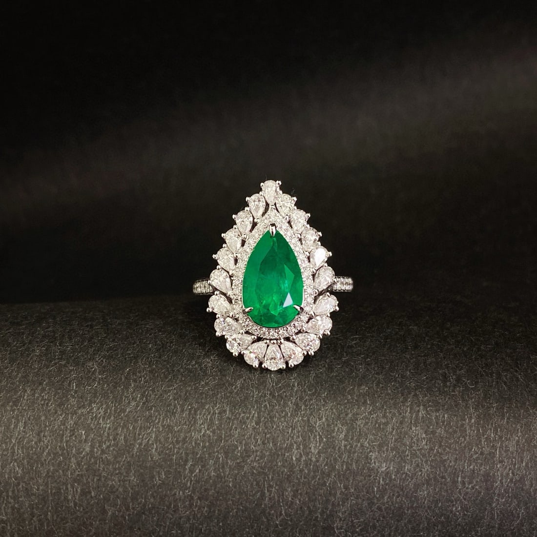 14k Gold 3.36 Ctw Vivid Green Natural Emerald & Diamond Ring/pendant( Without Chain ): Ref:230946156 // gold content:14k gold // ring size:7. 25us // // main gemstone:emerald // shape:pear // carat weight:1. 93ct // color:vivid green // treatment:natural // // adjacent gemstone 2 :