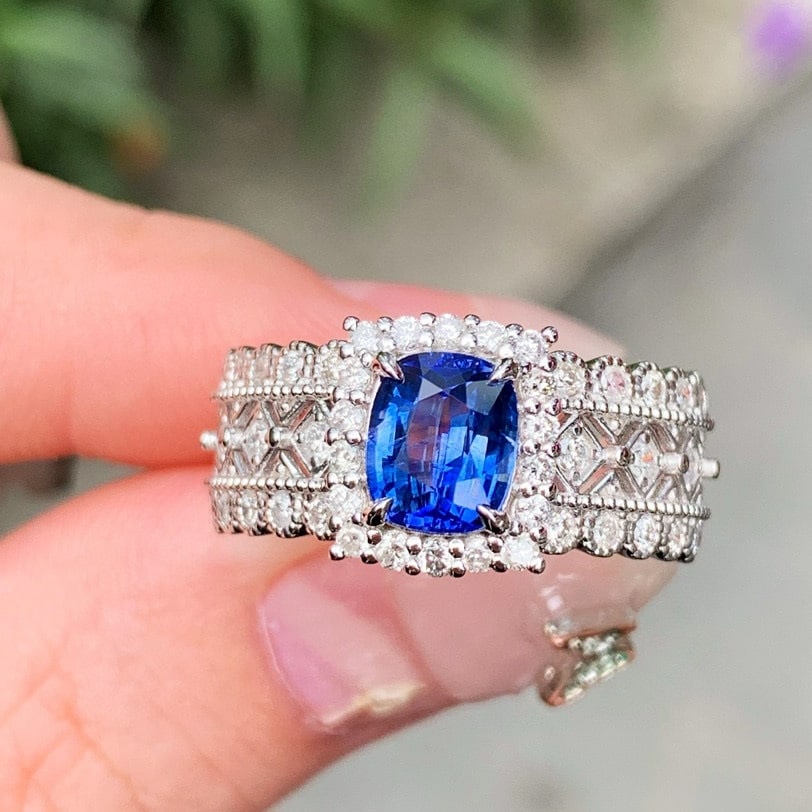 14k Gold 1.1 Ct Natural Sapphire & Diamond Ring: Ref:230946157 // gold content:14k gold // ring size:7. 25us // // main gemstone:sapphire // shape:cushion // carat weight:1. 1ct // color:blue // treatment:natural // // adjacent gemstone 2 :