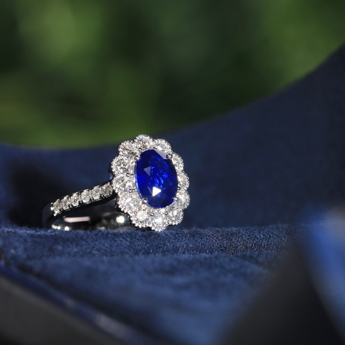 14k Gold 2.30 Ctw Natural Sapphire & Diamond Ring - 7