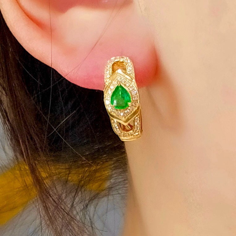 14k Gold 0.92 Ctw Vivid Green Natural Emerald & Diamond Earrings - 4