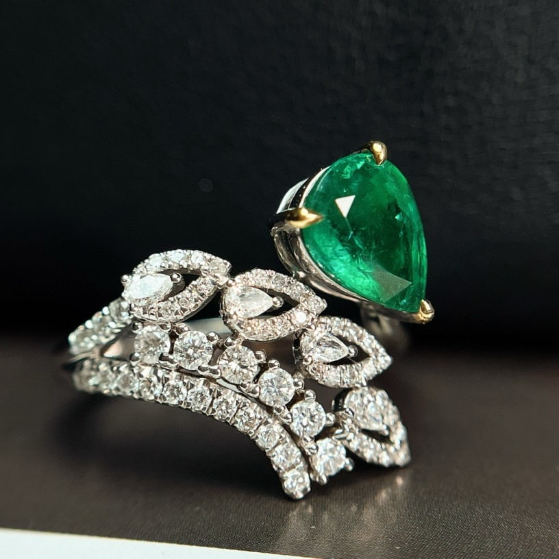 14k Gold 1.35 Ct Vivid Green Natural Emerald & Diamond Ring - 6