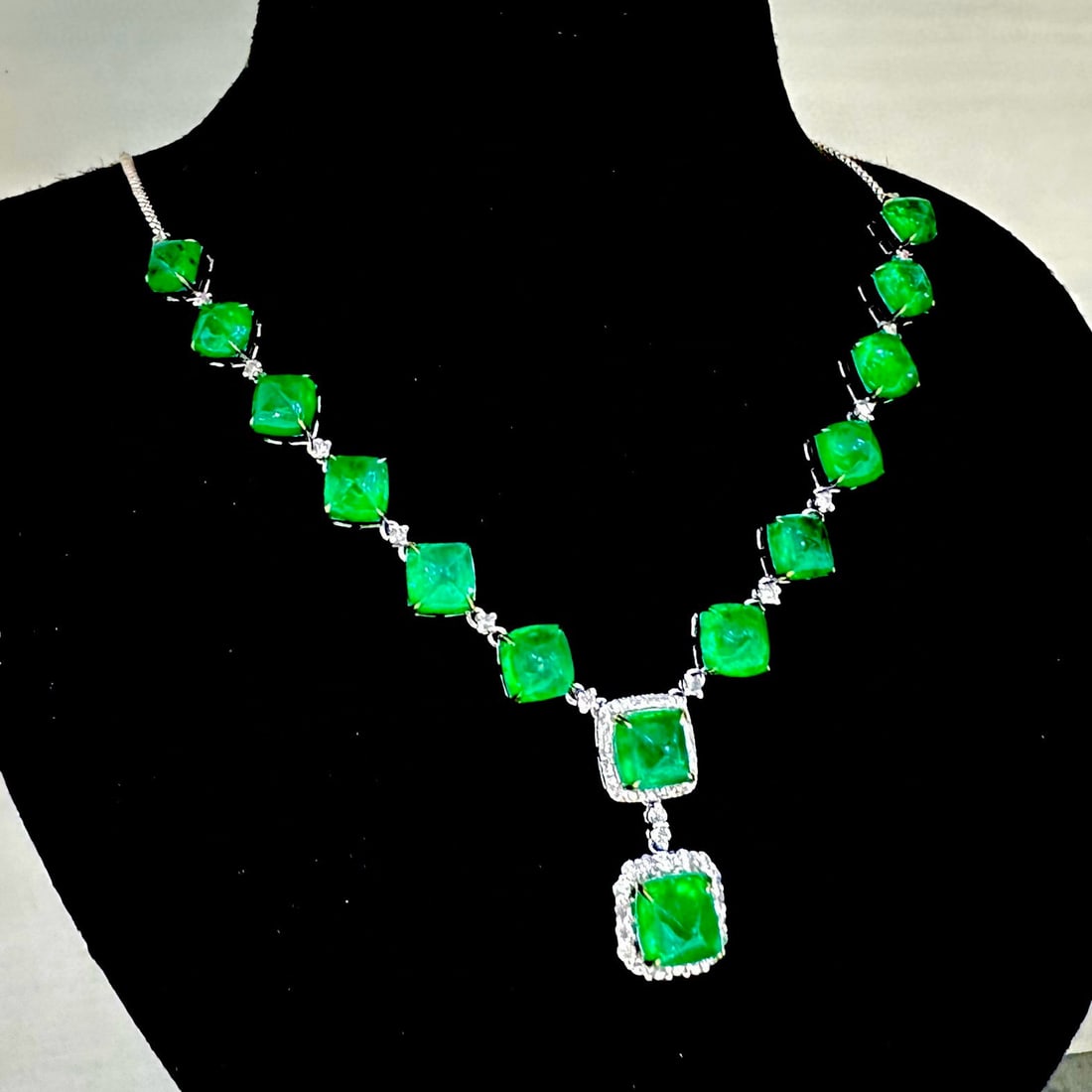 14k Gold 10.88 Ct Vivid Green Natural Emerald & Diamond Necklace - 3