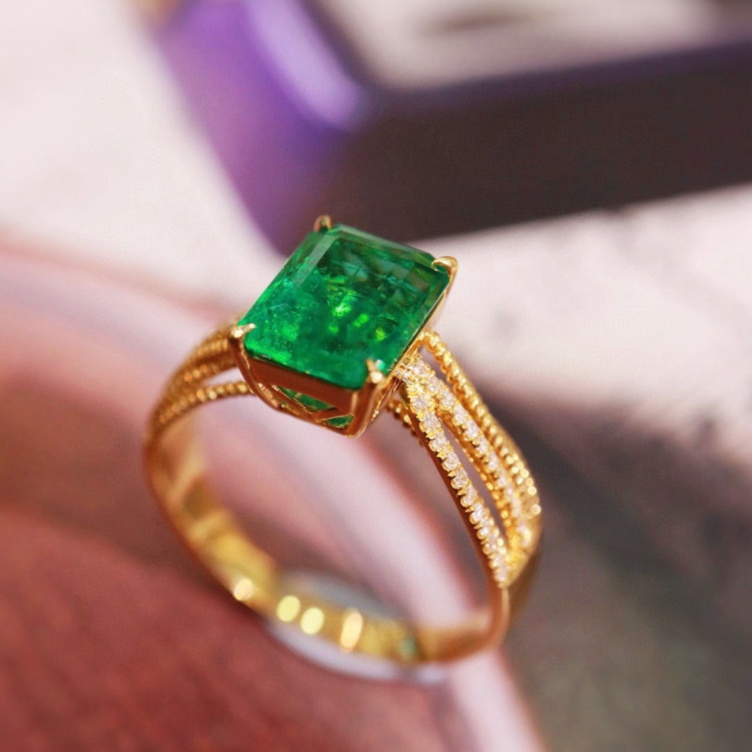 14k Gold 1.92 Ctw Vivid Green Natural Emerald & Diamond Ring - 4
