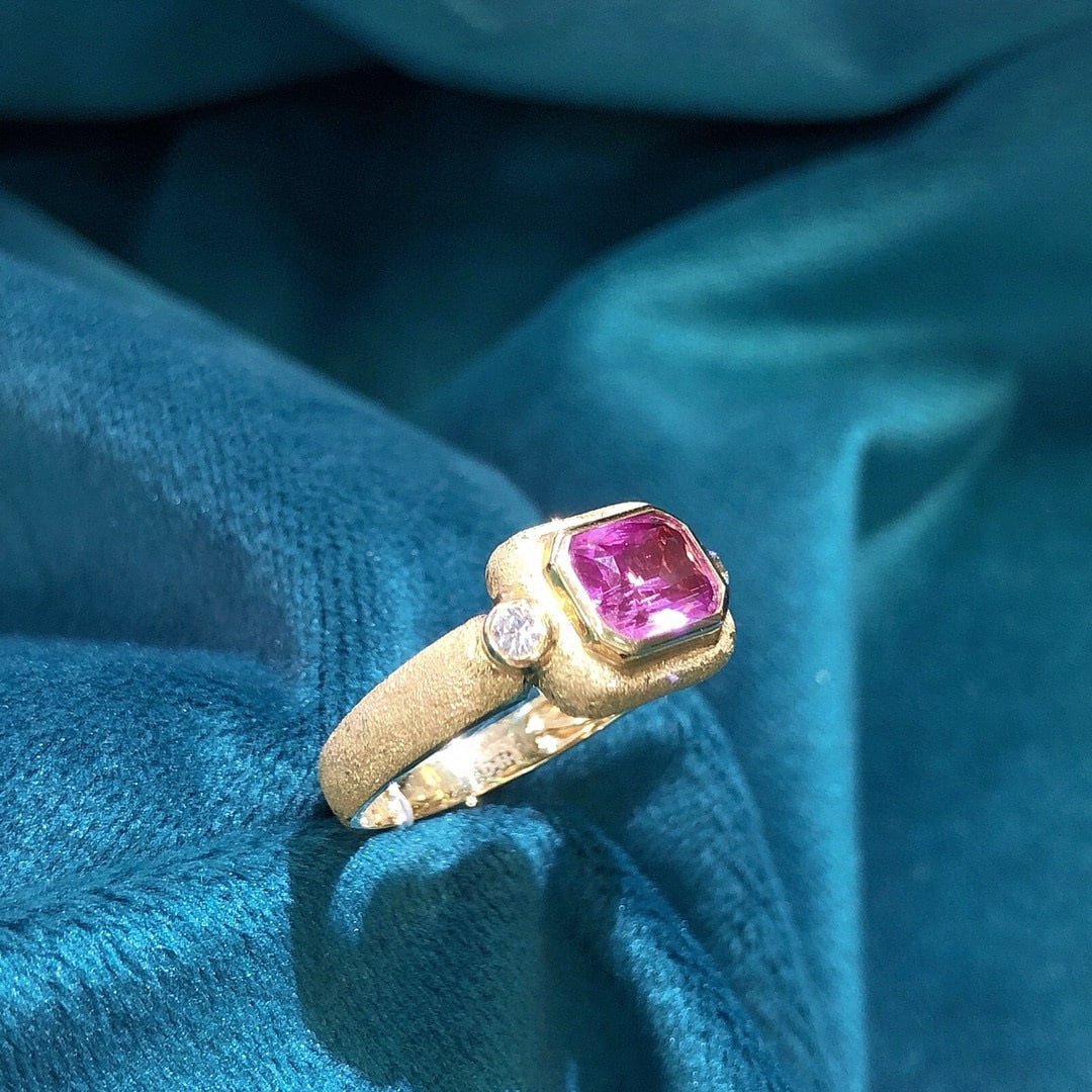 14k Gold 2.30 Ctw Natural Padparadscha Sapphire & Diamond Ring - 2