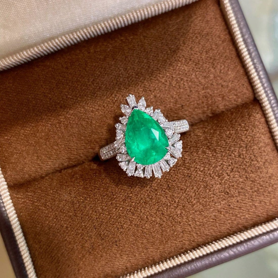 14k Gold 3.18 Ctw Natural Emerald & Diamond Ring - 3