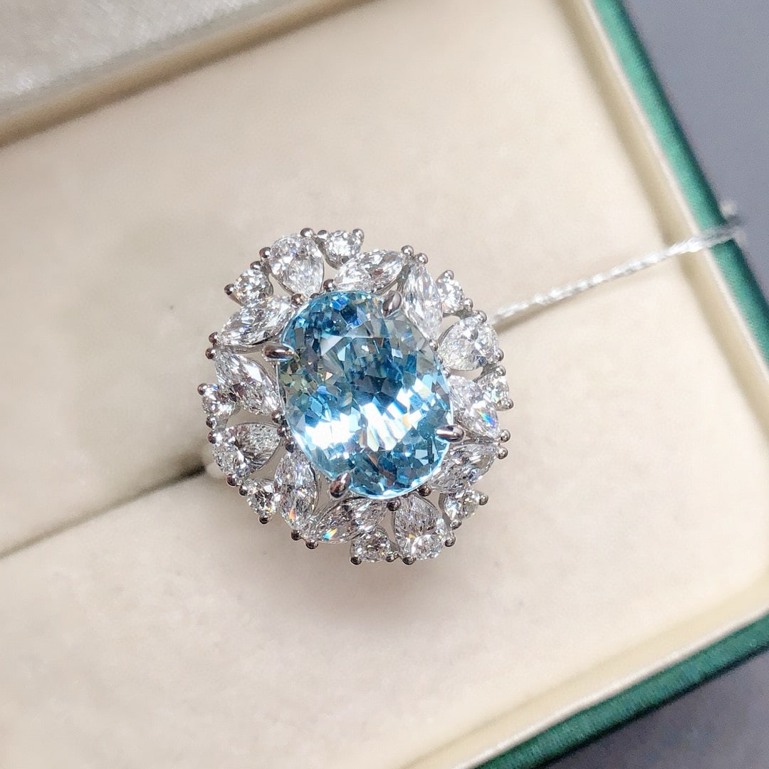 14k Gold 6.57 Ctw Natural Aquamarine & Lab Grown Diamond Ring: Ref:230946233 // gold content:14k gold // ring size:7. 25us // // main gemstone:aquamarine // shape:oval // carat weight:4. 73ct // color:santa maria color // treatment:natural // // adjacent gemstone