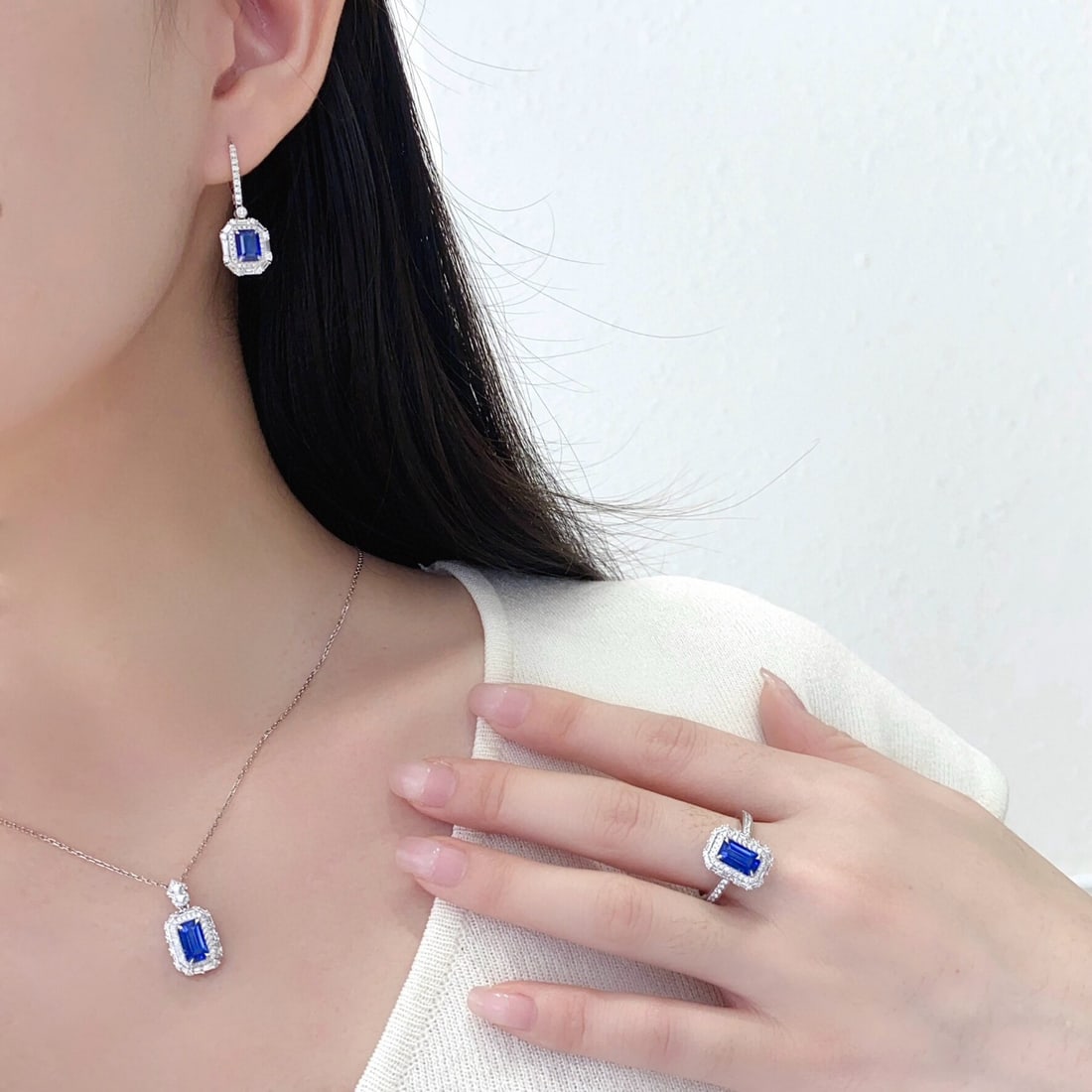 14k Gold 4.59 Ct Natural Sapphire & Diamond Jewelry Set - 3