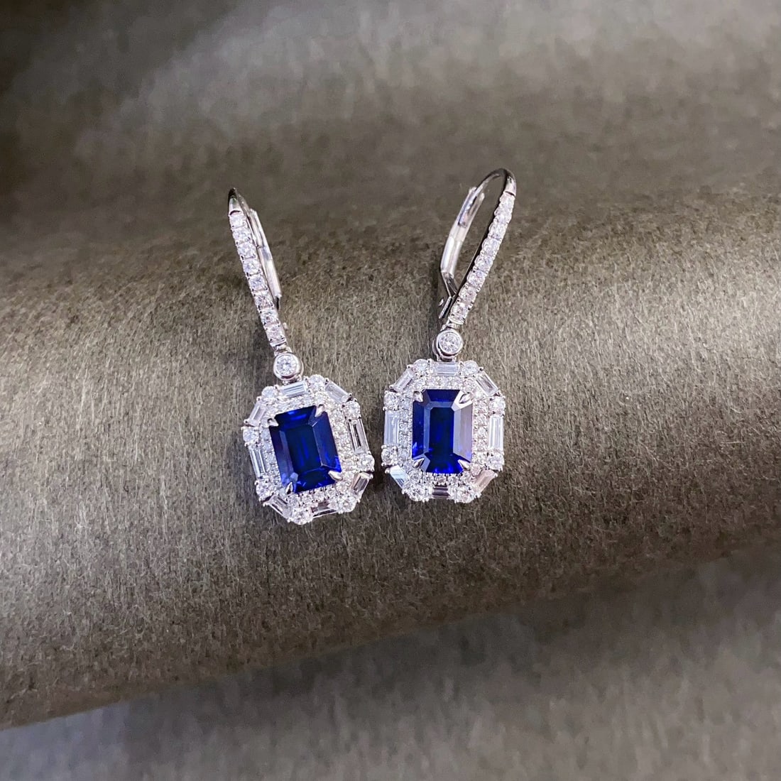 14k Gold 4.59 Ct Natural Sapphire & Diamond Jewelry Set - 4