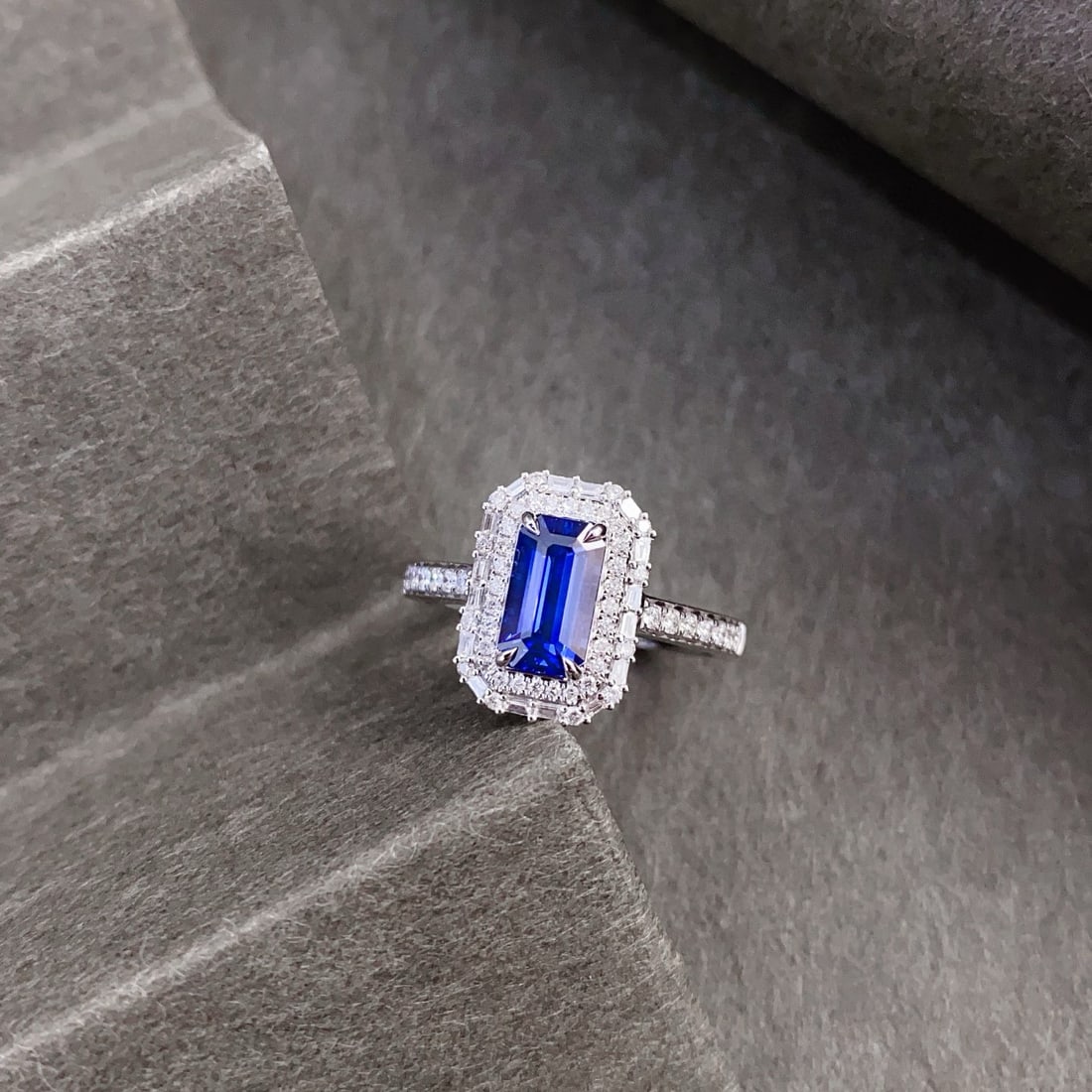 14k Gold 4.59 Ct Natural Sapphire & Diamond Jewelry Set - 5