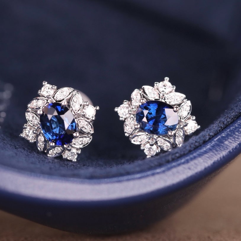 14k Gold 0.91 Ct Natural Sapphire & Diamond Earrings: Ref:230946240 // gold content:14k gold // main gemstone:sapphire // shape:oval // carat weight:0. 91ct // color:blue // treatment:natural // // adjacent gemstone 2 : diamond // shape:round // clarity