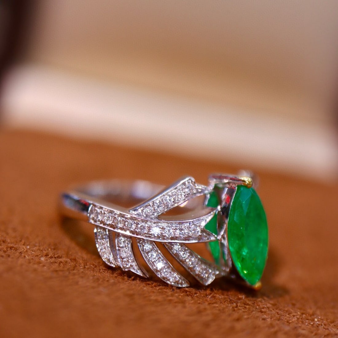 14k Gold 1.32 Ctw Vivid Green Natural Emerald & Diamond Ring - 3