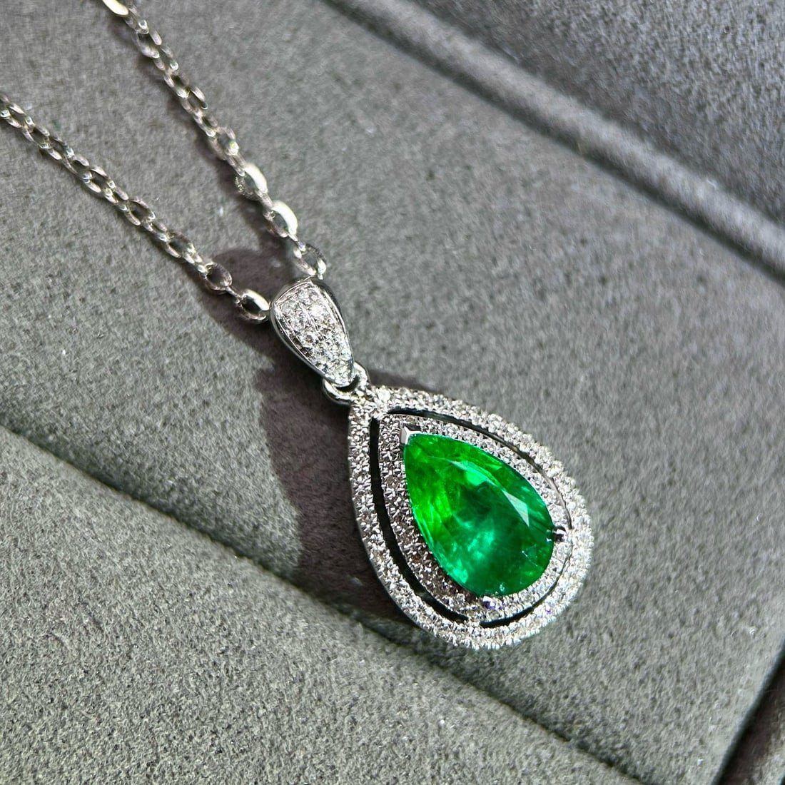 14k Gold 1.05 Ct Vivid Green Natural Emerald & Diamond Pendant( Without Chain ) - 3