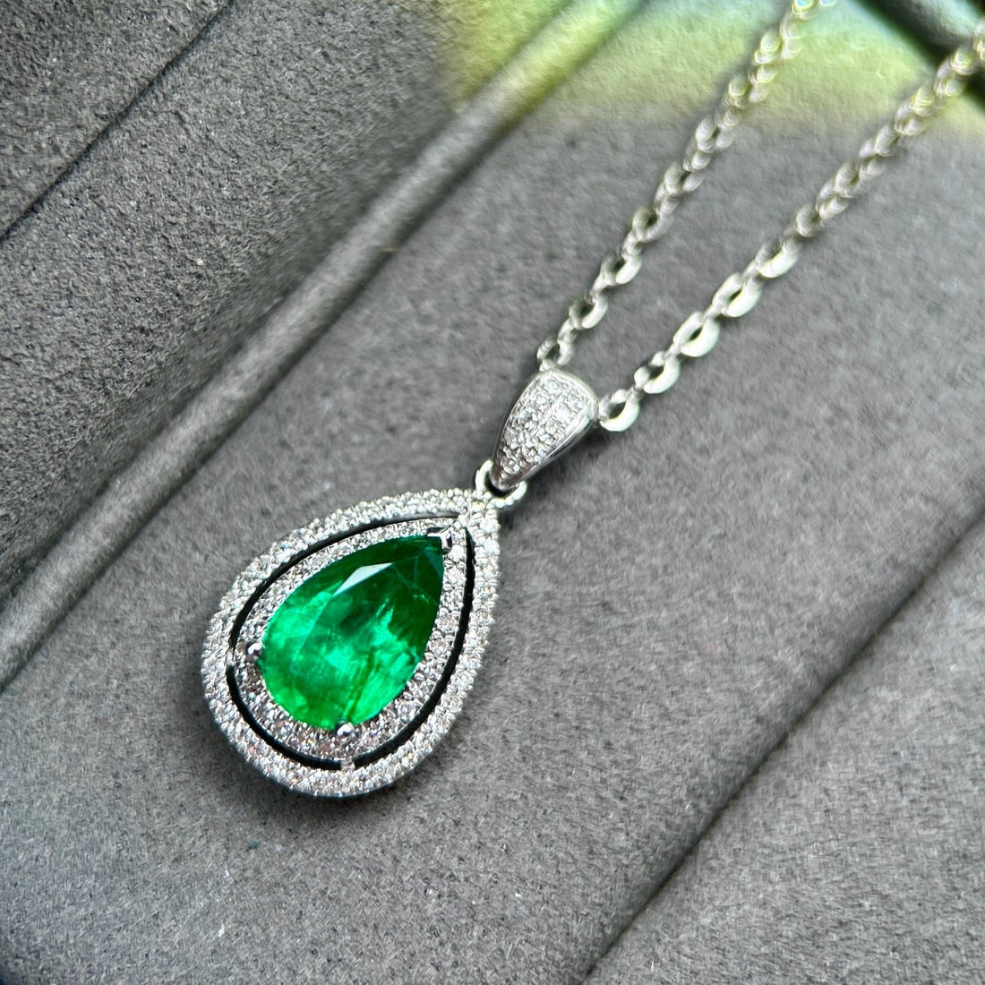 14k Gold 1.05 Ct Vivid Green Natural Emerald & Diamond Pendant( Without Chain ) - 4