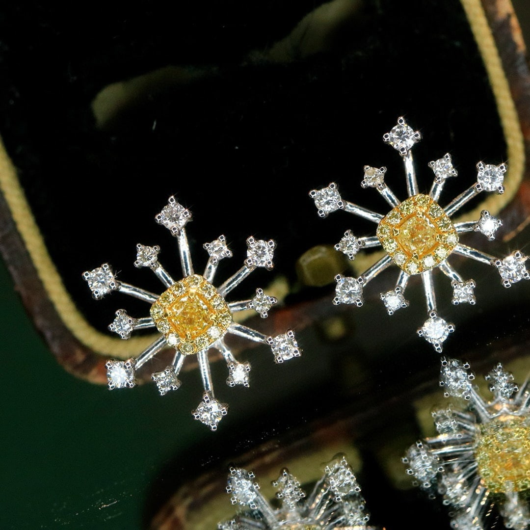 14k Gold 0.80 Ctw Natural Yellow Diamond & Diamond Earrings: Ref:230946288 // gold content:14k gold // main gemstone:yellow diamond // shape:cushion // carat weight:0. 26ct // color:yellow // treatment:natural // // adjacent gemstone 2 : diamond //