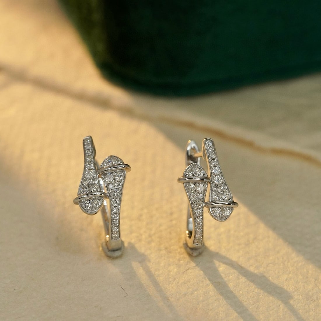14k Gold 0.3 Ct Natural H Diamond Earrings: Ref:230946295 // gold content:14k gold // main gemstone:diamond // shape:round // carat weight:0. 3ct // clarity grade:vs-si // color:h // treatment:natural // cut grade:g // Condition: NewLow