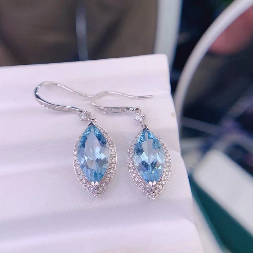 14k Gold 5.3 Ct Natural Aquamarine & Diamond Earrings: Ref:230946299 // gold content:14k gold // main gemstone:aquamarine // shape:marquise // carat weight:5. 3ct // color:blue // treatment:natural // // adjacent gemstone 2 : diamond // shape:round // cla