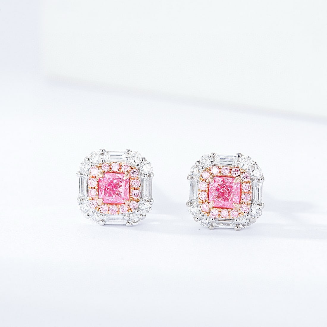 14k Gold 0.56 Ctw Natural Pink Diamond & Diamond Earrings: Ref:230946313 // gold content:14k gold // main gemstone:pink diamond // shape:cushion // carat weight:0. 22ct // color:pink // treatment:natural // // adjacent gemstone 2 : diamond // shape:multiply /