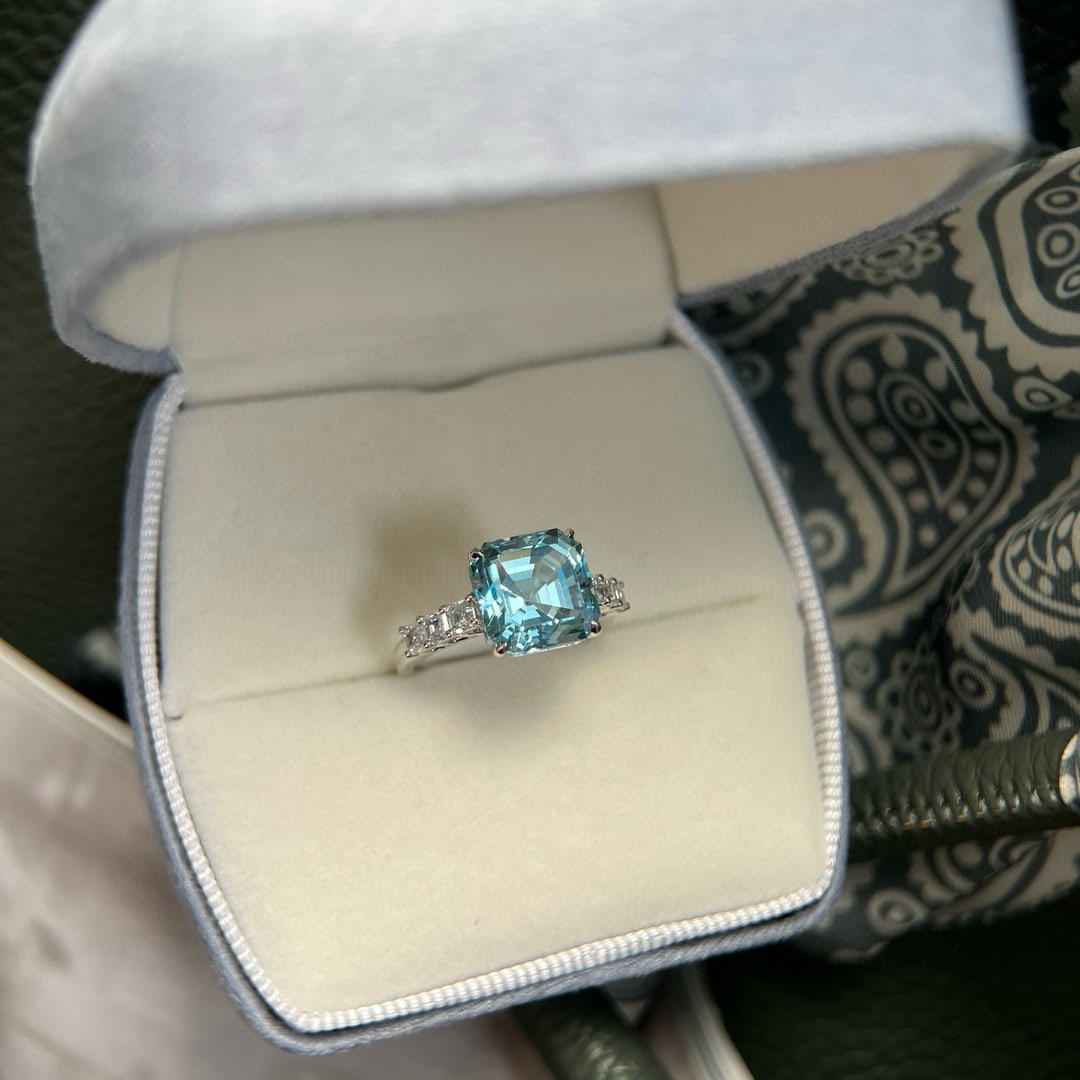 14k Gold 5.28 Ctw Natural Aquamarine & Lab Grown Diamond Ring: Ref:230946320 // gold content:14k gold // ring size:7. 25us // // main gemstone:aquamarine // shape:octagonal // carat weight:4. 69ct // color:santa maria color // treatment:natural // // adjacent gem