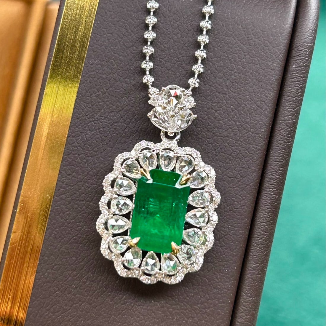 14k Gold 3.37 Ctw Vivid Green Natural Emerald & Diamond Pendant( Without Chain ) - 4