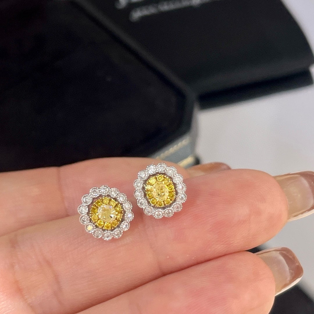 14k Gold 0.5 Ct Natural Color Diamond Earrings - 2