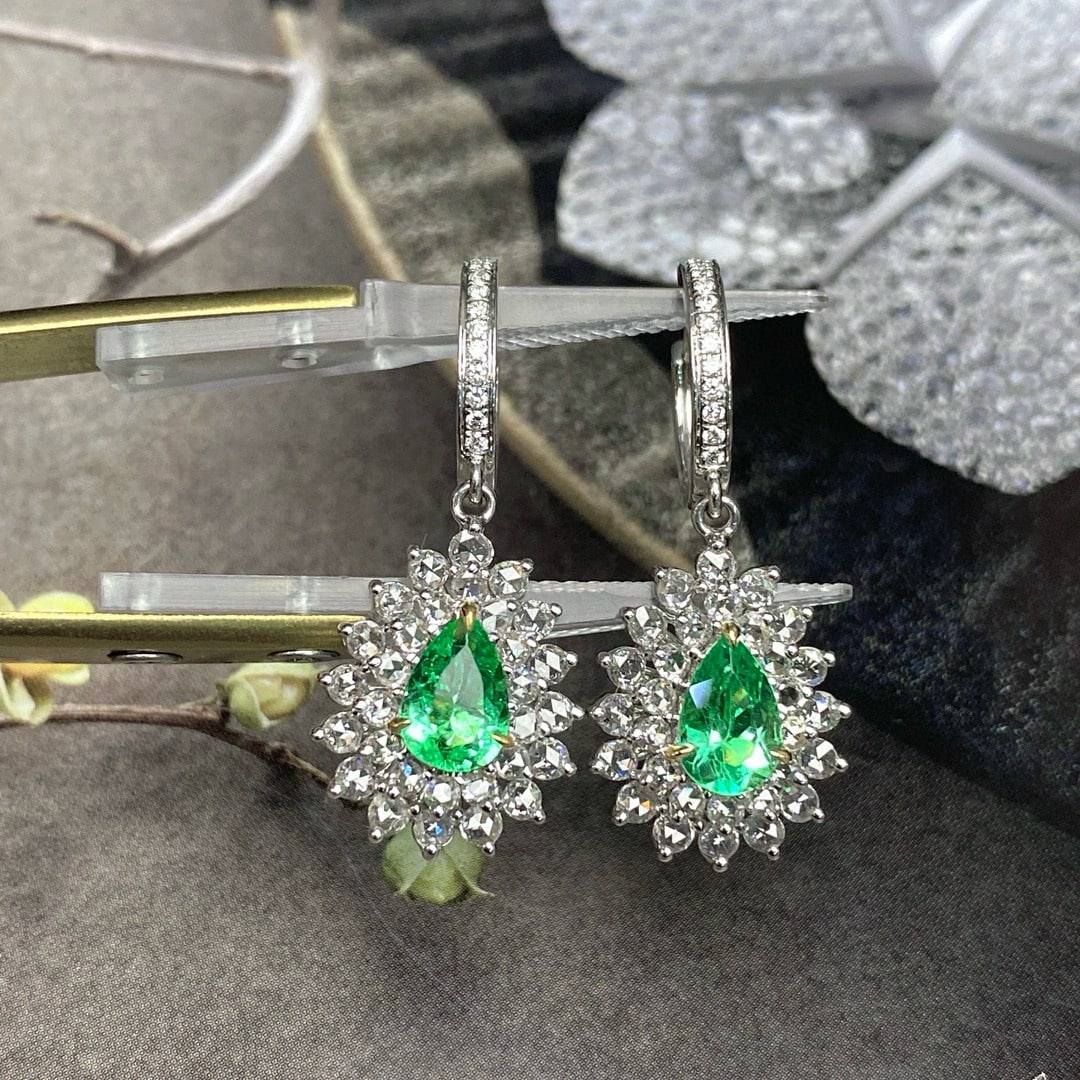 14k Gold 1.44 Ct Natural Emerald & Diamond Earrings - 6