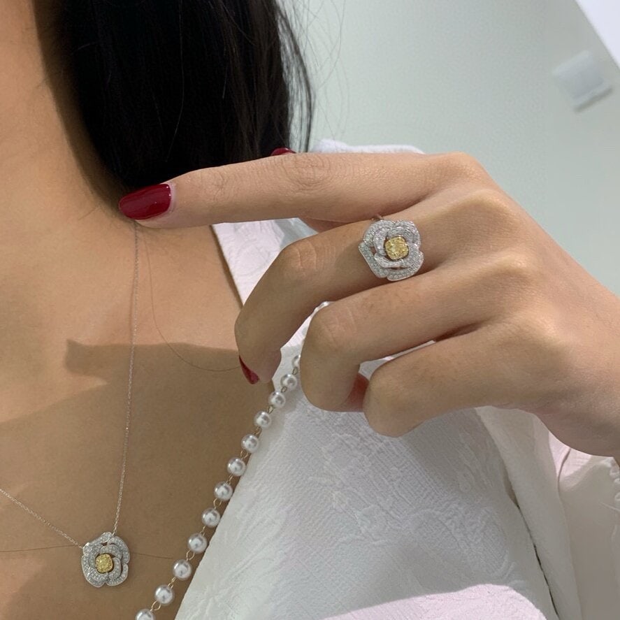 14k Gold 0.60 Ctw Natural Yellow Diamond & Diamond & Flowers Ring - 2