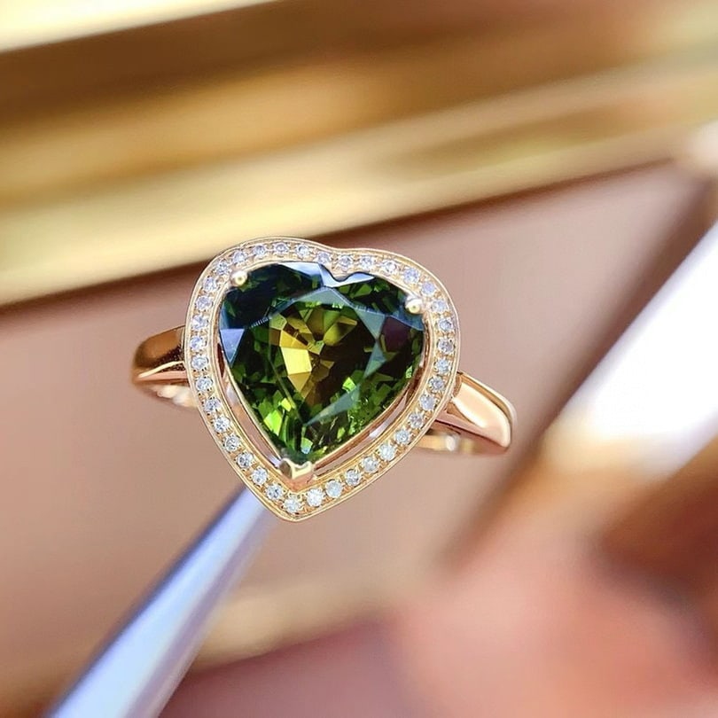 14k Gold 3.5 Ct Natural Tourmaline & Diamond Ring: Ref:230946396 // gold content:14k gold // ring size:7. 25us // // main gemstone:tourmaline // shape:heart // carat weight:3. 5ct // color:green // treatment:natural // // adjacent gemstone 2 : diamond