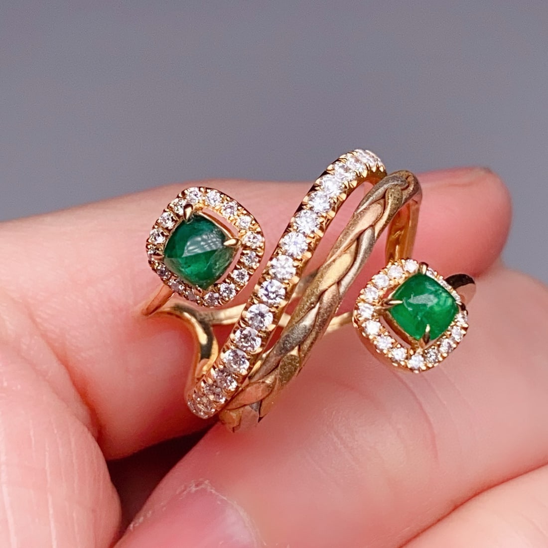 14k Gold 1.03 Ctw Vivid Green Natural Emerald & Diamond Ring - 3