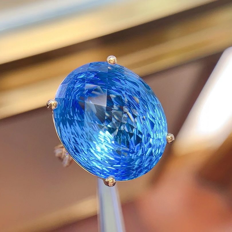 14k Gold 32.8 Ct Natural Topaz & Diamond Ring - 2