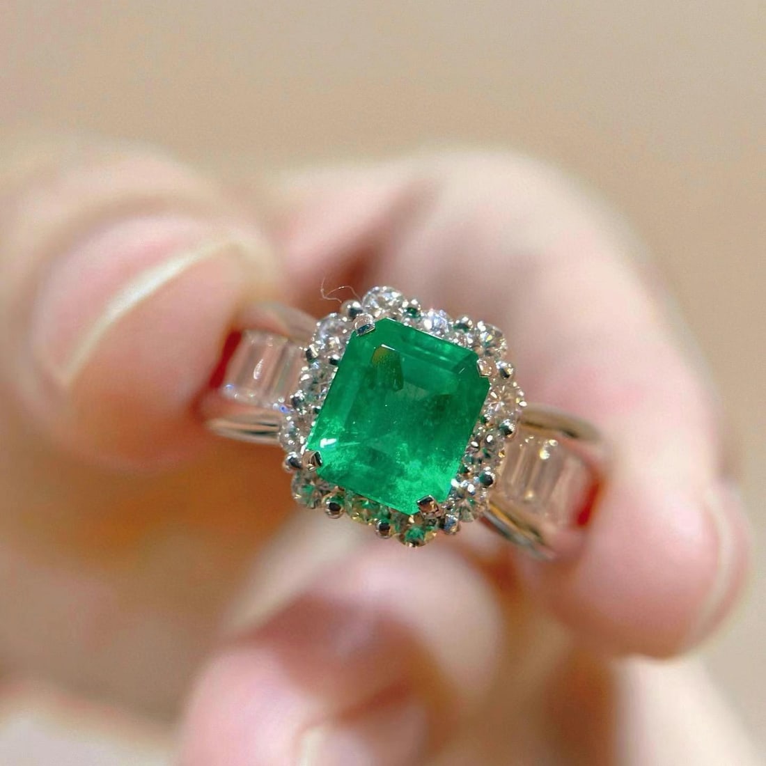 14k Gold 2.23 Ctw Natural Emerald & Diamond Ring - 3