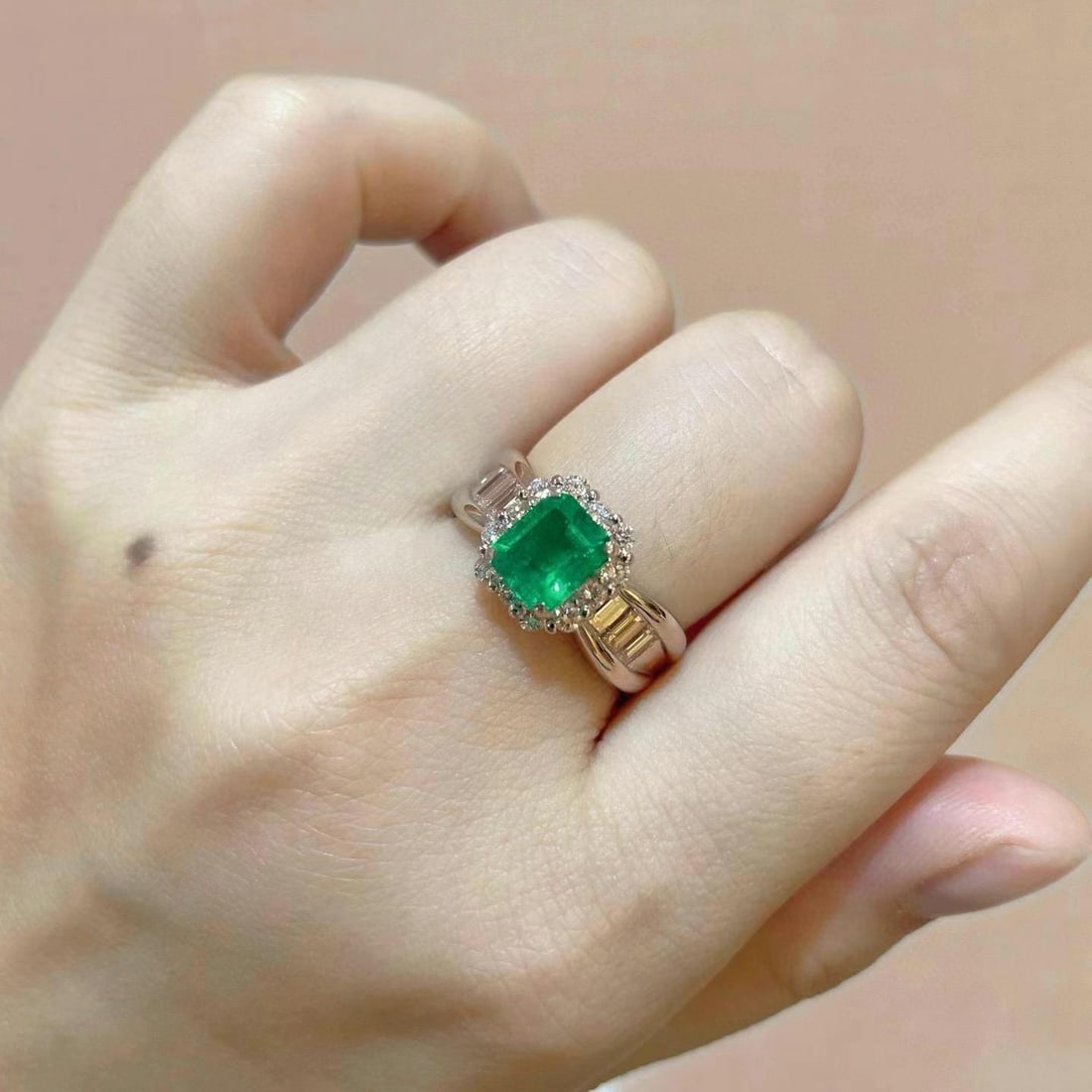 14k Gold 2.23 Ctw Natural Emerald & Diamond Ring - 6