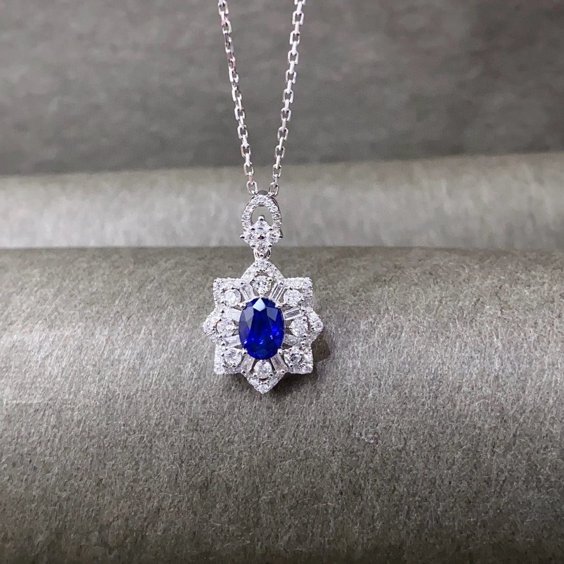 14k Gold 1.54 Ctw Natural Sapphire & Diamond Pendant( Without Chain ): Ref:230946420 // gold content:14k gold // main gemstone:sapphire // shape:oval // carat weight:1ct // color:royal blue // treatment:natural // // adjacent gemstone 2 : diamond // shape:multiply //