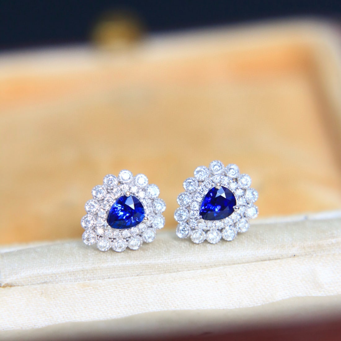 14k Gold 0.87 Ctw Natural Sapphire & Diamond Earrings - 2