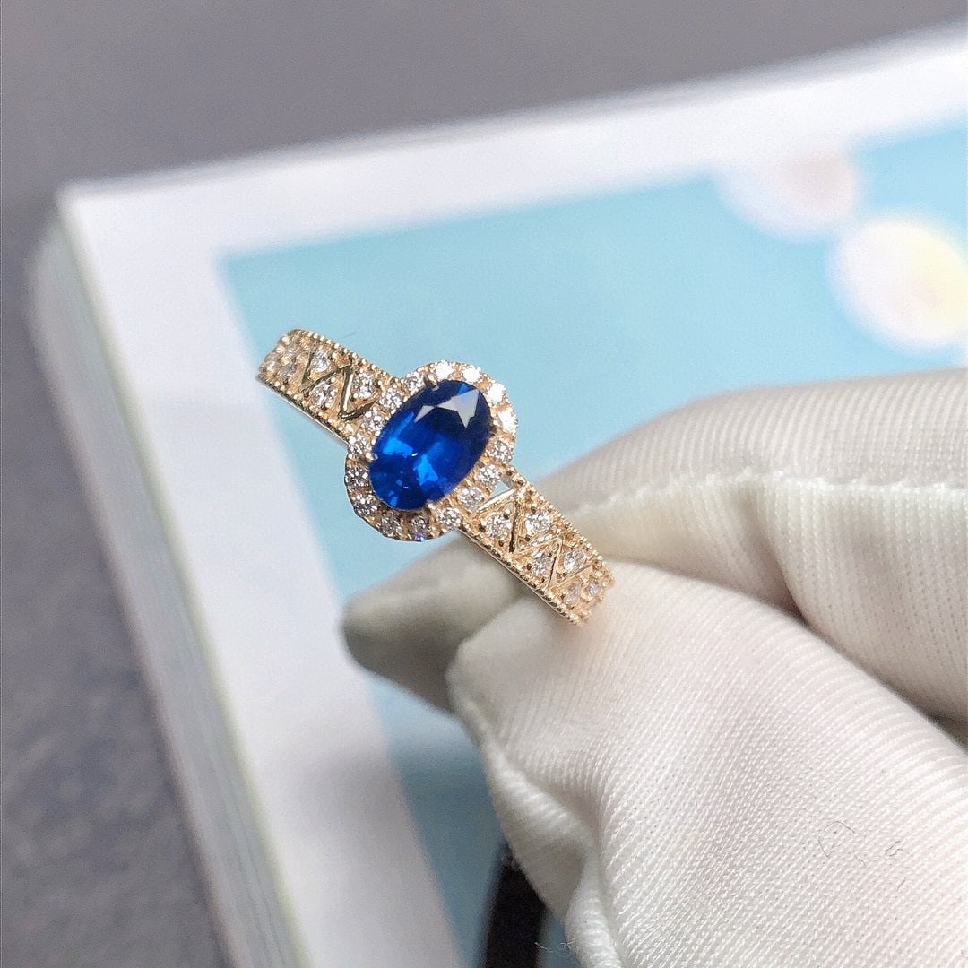 14k Gold 0.73 Ctw Vivid Blue Natural Sapphire & Diamond Ring - 4