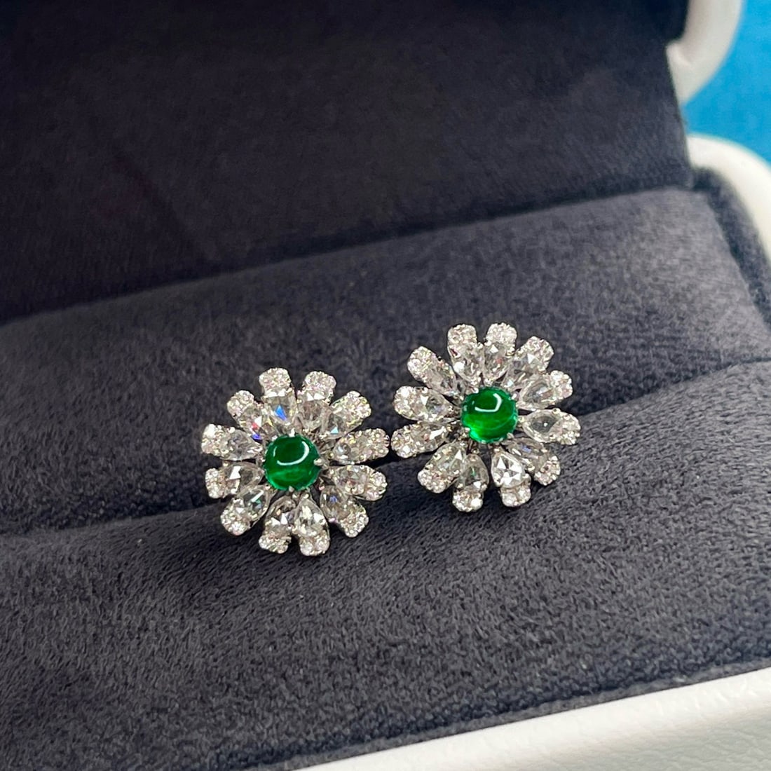 14k Gold 0.89 Ctw Vivid Green Natural Emerald & Diamond Earrings - 2